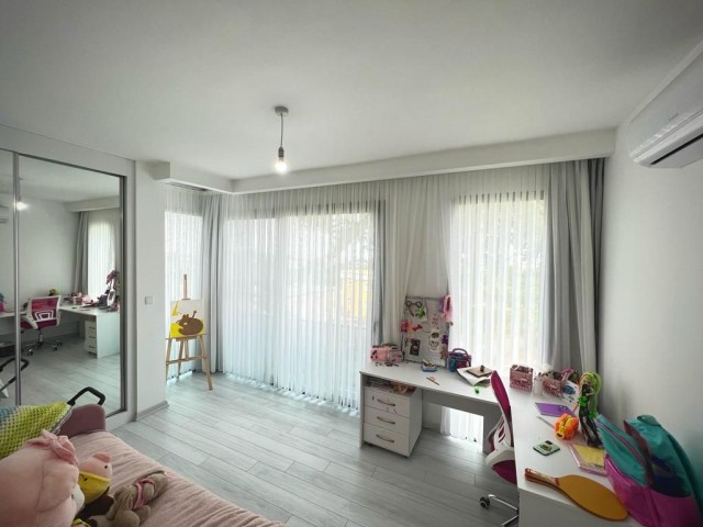 Alsancak'ta satılık 3+1 ikiz villa