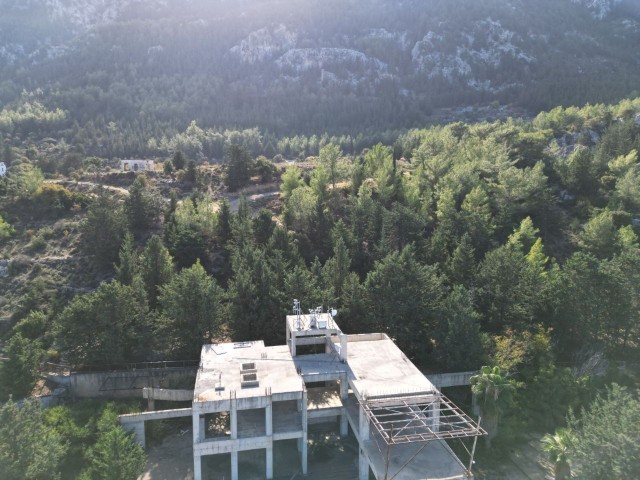 3 Hektar Land zum Verkauf in Başpınar/Lapta, mit herrlichem Meer- und Bergblick