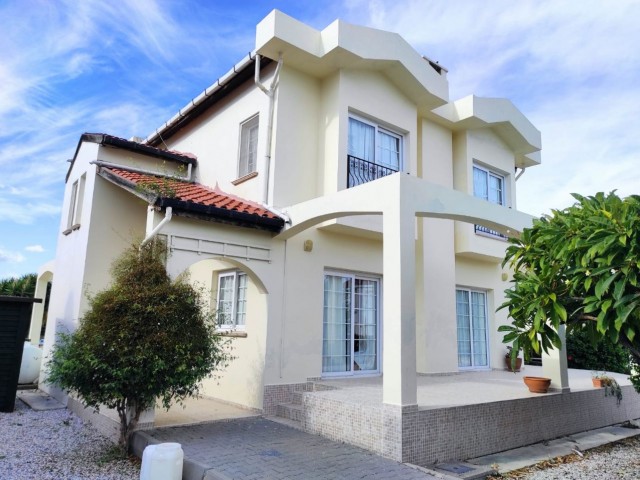 3+1 luxury villa for sale in Alsancak