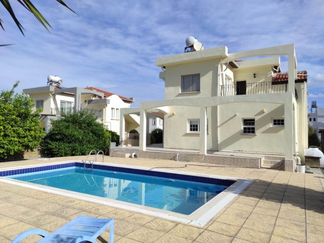 3+1 luxury villa for sale in Alsancak