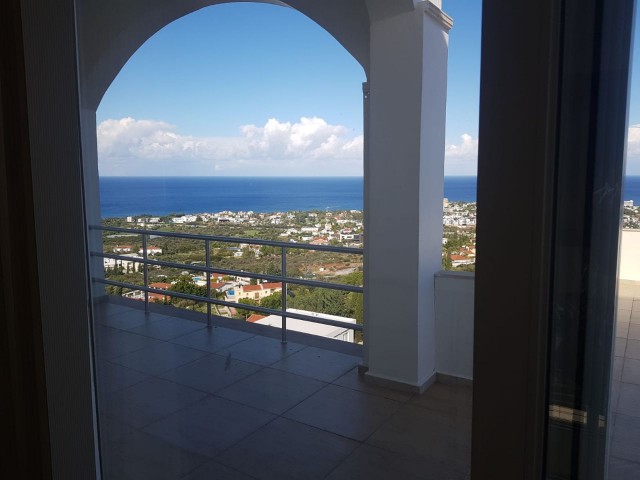 4+2 villa with magnificent sea and mountain views for sale in Edremit