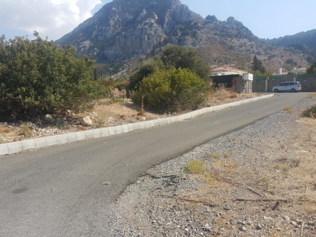 GİRNE/ KARŞIYAKA DA SATILIK 950 METREKARE ARSA/950 SQUARE METERS LAND FOR SALE IN GIRNE/ KARSIYAKA