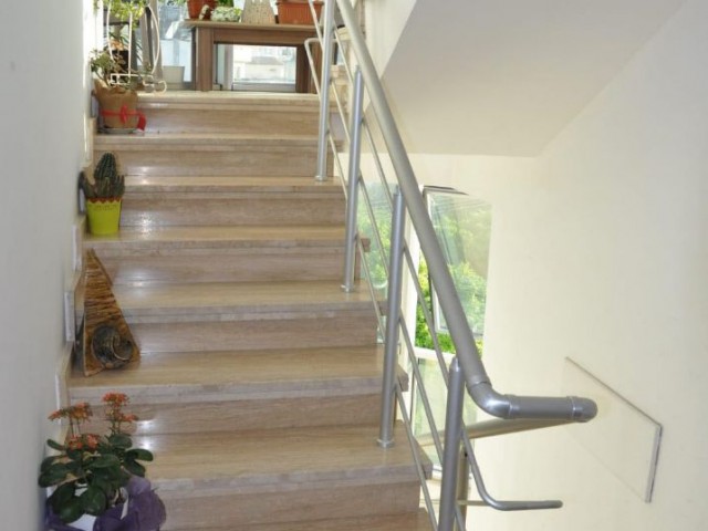 2+1 LUXURY FLAT FOR SALE IN KYRENIA/CENTER