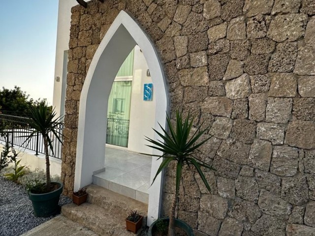 3+1 LUXUSVILLA ZUM VERKAUF IN GIRNE/KARSIYAKA