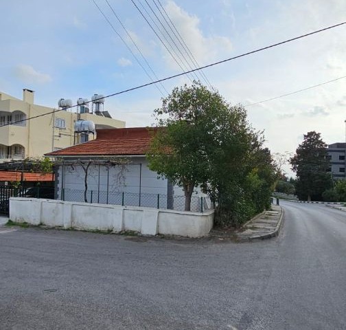 Komplett möbliertes, preiswertes Haus in Ecklage zum Preis einer Wohnung in Kyrenia Bosphorus zu verkaufen!