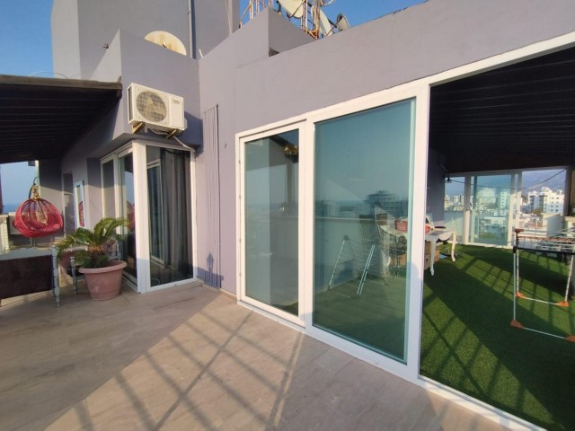 2+1 Penthouse zum Verkauf im Zentrum von Kyrenia