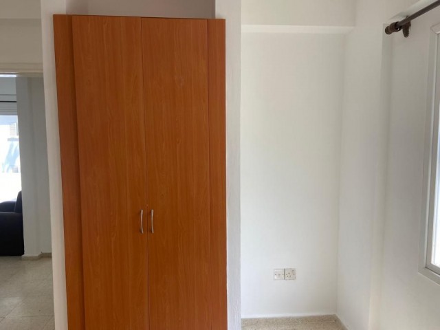 2+1 Wohnung zum Verkauf im Kyrenia Center