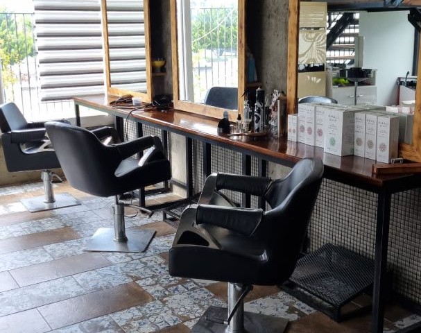 Working business for sale, beauty salon Black Pearl, Girne, Catalkoy district.