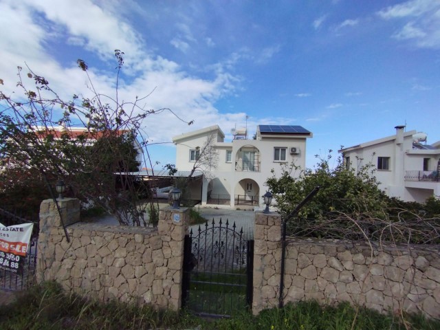 3+1 LUXUSVILLA ZUM VERKAUF IN GIRNE/ÇATALKÖY