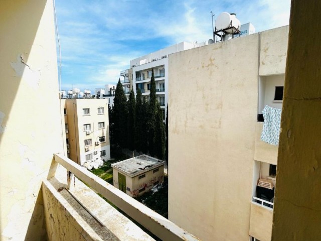 Girne merkezde satılık 3+1 daire