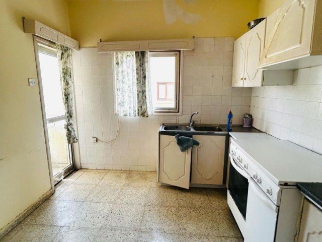 3+1 apartment for sale in center of Kyrenia