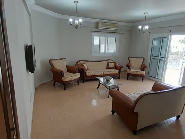  3+1 FLAT FOR SALE IN KYRENIA/ UPPER KYRENIA (ACİLLLL)