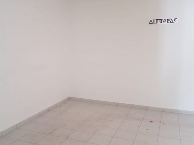 Warehouse 1+1 for rent in Kyrenia Center