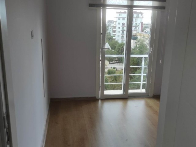 3+1 apartment for rent in Kyrenia Center, 600 meters from Nicosia circle