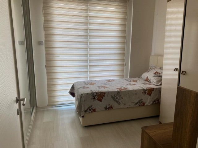 2+1 LUXUS-PENTHOUSE-WOHNUNG ZUM VERKAUF IN KYRENIA/ZENTRUM