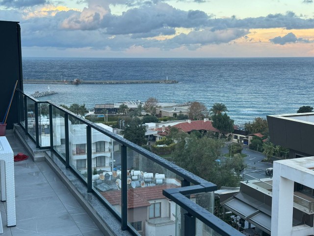 2+1 Penthouse zum Verkauf im Zentrum von Kyrenia