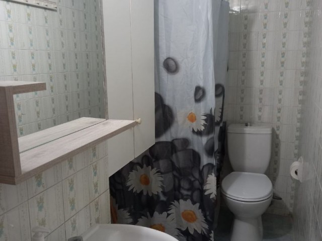 GİRNE/ MERKEZ DE SATILIK 1+1 KELEPİR DAİRE /1+1 BARGAIN FLAT FOR SALE IN KYRENIA/ CENTER