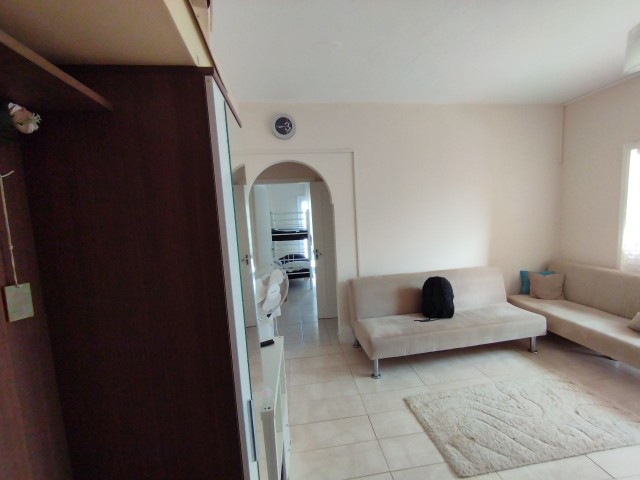 1+1 BARGAIN FLAT FOR SALE IN KYRENIA/ CENTER