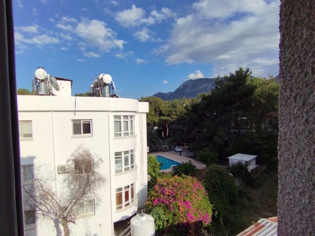 1+1 BARGAIN FLAT FOR SALE IN KYRENIA/ CENTER