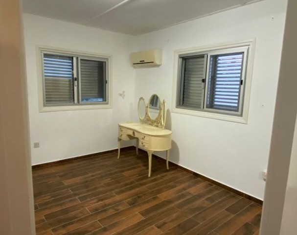 2+1 WOHNUNG ZU VERMIETEN IN GİRNE/ ALSANCAK