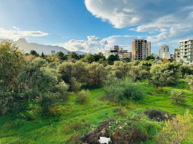 3+1 Wohnung zum Verkauf im Zentrum von Kyrenia