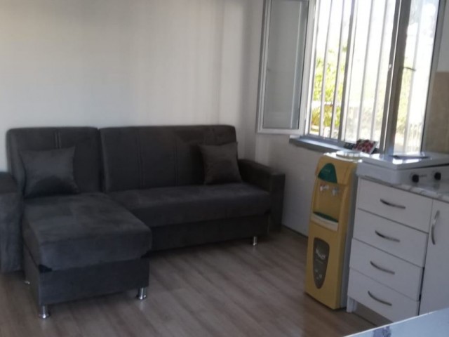 1+1 Wohnung mit Garten zum Verkauf in Kyrenia, Alsancak