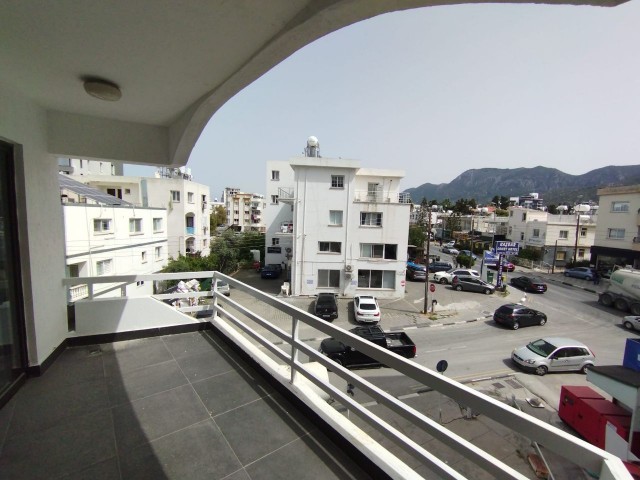 1+1 office for rent in Kyrenia Center