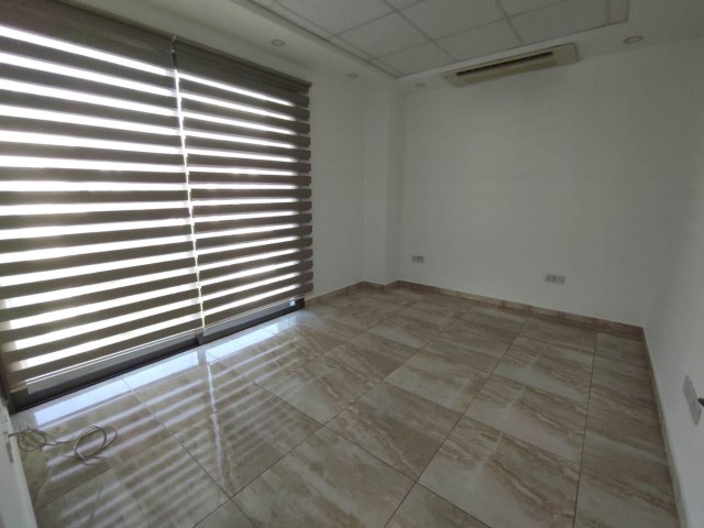 Дуплекс без мебели, офис 2+1 с разрешением на коммерческую деятельность в центре Кирении