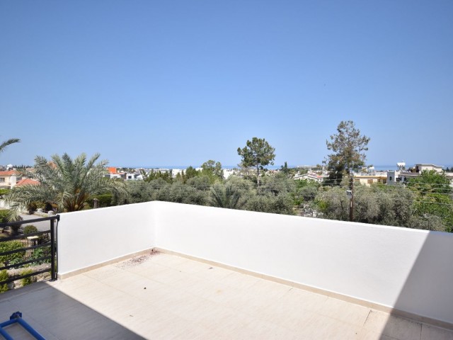 Роскошная вилла 3+1 с большим садом, полностью новая мебель на продажу в Чаталкёй, Кирения