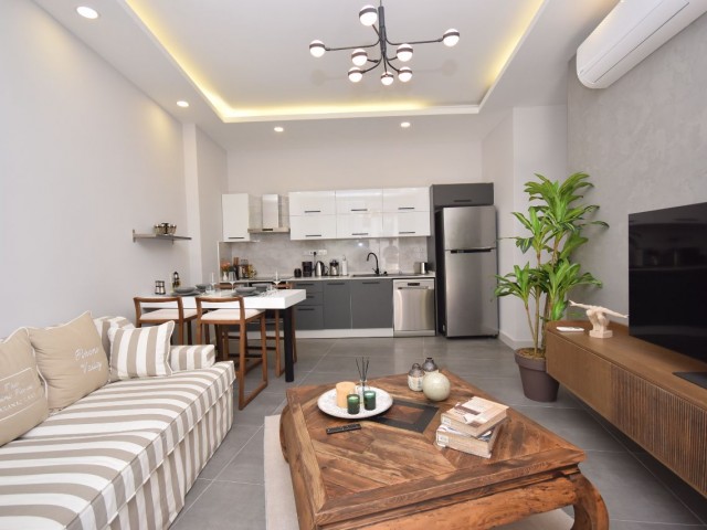 Luxuriöse, voll möblierte 2+1-Wohnung zum Verkauf an einem speziell gestalteten Standort im Zentrum von Kyrenia
