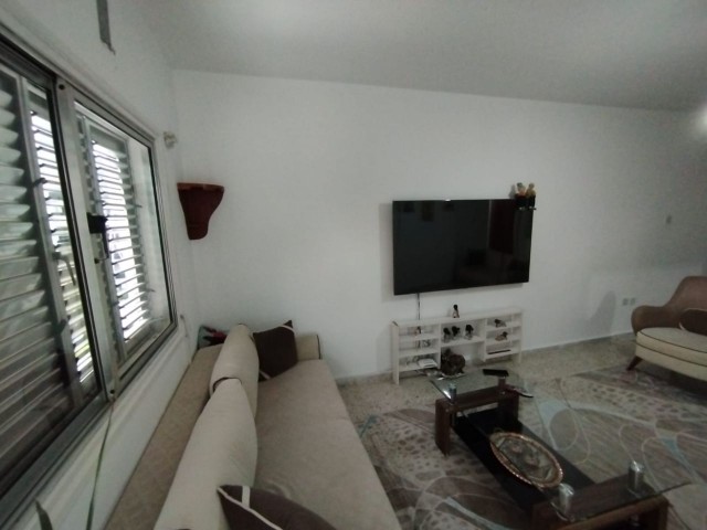  2+1 BARGAIN FLAT FOR SALE IN KYRENIA/ CENTER (URGENT)