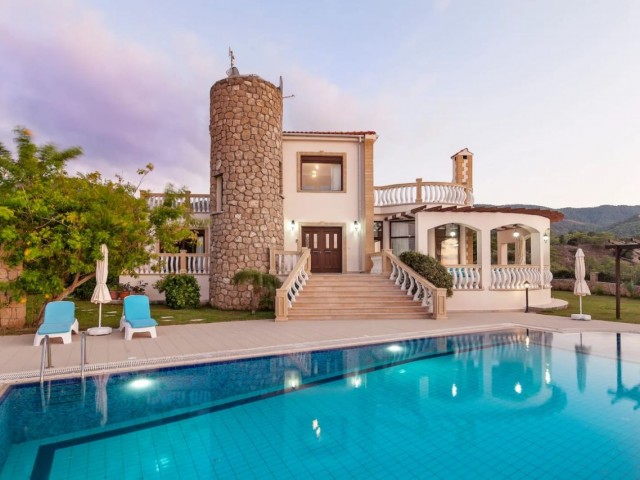 3+1 magnificent villa for sale in Esentepe