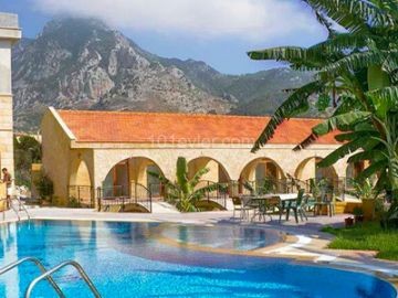 LUXURIÖSES BOUTIQUE-HOTEL ZUM VERKAUF IN ZYPERN KYRENIA