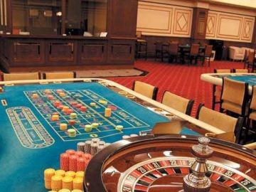 KIBRISTA GİRNEDE DENİZE O CASINO İZNİ OLAN 500 YATAKLI SATILIK OTEL