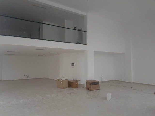 Girne Merkezde 400m2 dükkan