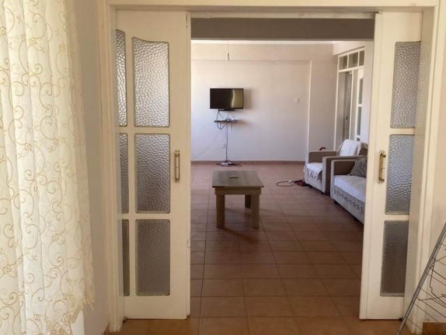 LARGE FLAT FOR RENT FROM THE OWNER CENTRAL LOCATION