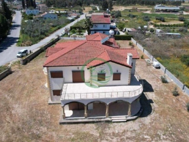 NIKOSIA – AKDOGAN-YIGITLER ZU VERKAUFEN DOPPEL LLOSA VILLA ** 