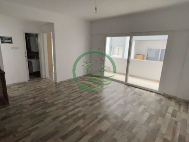 GAZİMAGUSA HAVUZLU SİTE İÇERİSİNDE SATILIK 2 1 DAİRE