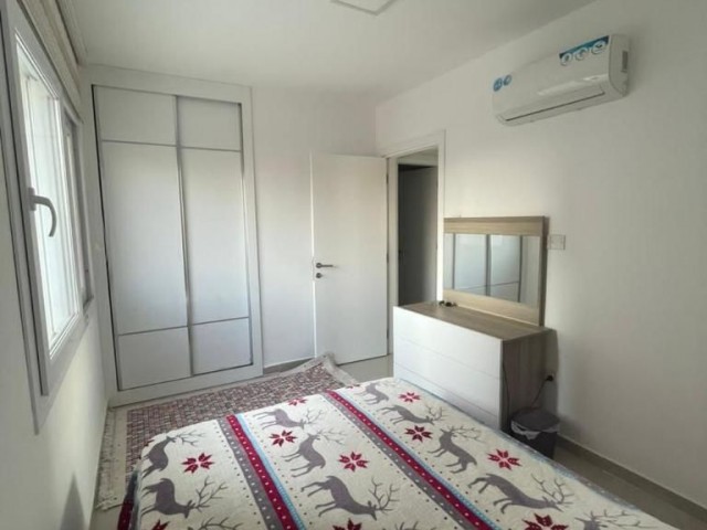 Gazimagusa Sakarya Bölgesi Havuzlu Site İçerisinde 2+1 Lüx Full Eşyalı Satılık Daire