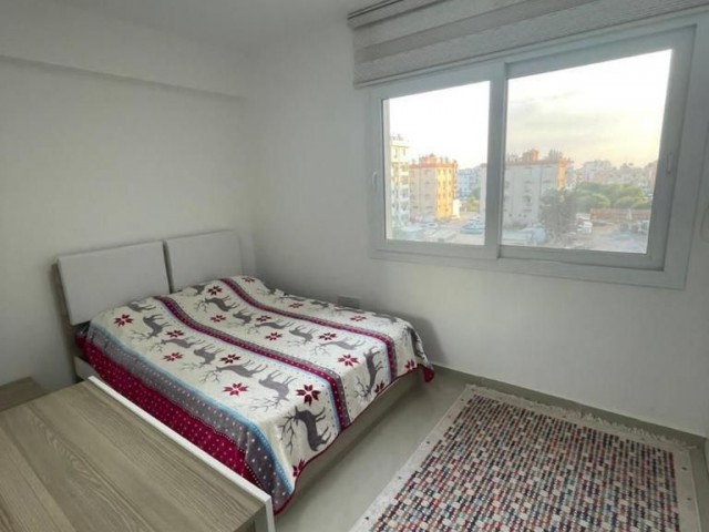 Gazimagusa Sakarya Bölgesi Havuzlu Site İçerisinde 2+1 Lüx Full Eşyalı Satılık Daire