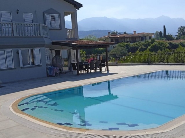 Villa Zum Verkauf Mit Privatem Pool Mit Herrlichem Blick Auf Kyrenia Olivenhain ** 