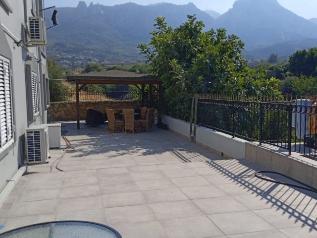 Villa Zum Verkauf Mit Privatem Pool Mit Herrlichem Blick Auf Kyrenia Olivenhain ** 