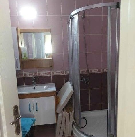 In Yeniboğaz, 5. Etage, alle Steuern bezahlt, möblierte oder unmöblierte 3+1-Wohnung