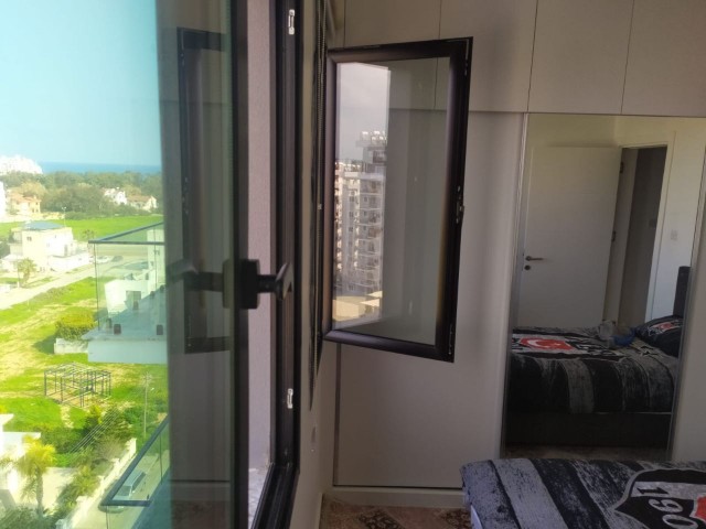 Yeniboğaziçinin gözde bölgesinde deniz manzaralı penthouse