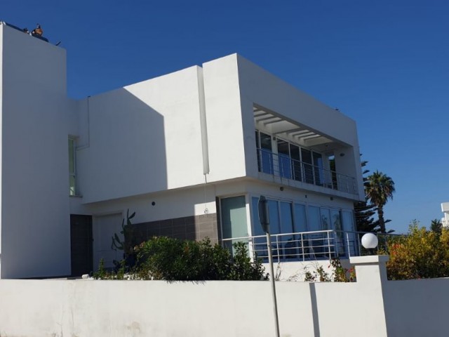 TOLLE VILLA MIT MEERBLICK ZU VERMIETEN IN KYRENIA, KARAOGLANOGL