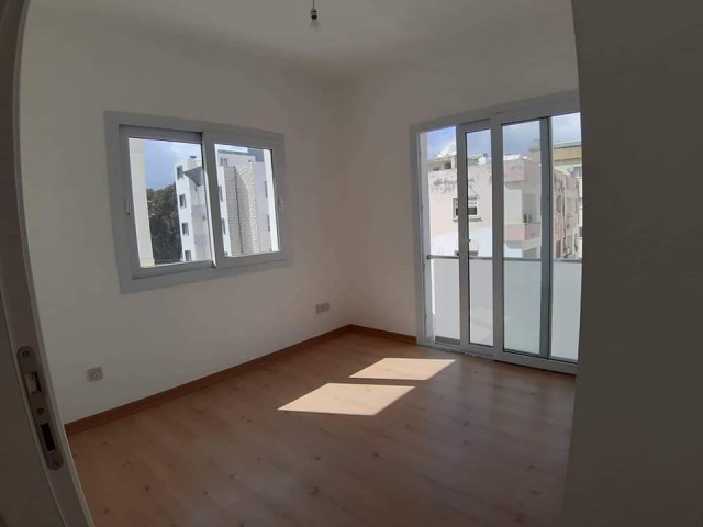 Neue Wohnung zum Verkauf in Famagusta KALILAND Informationen:05338867072 ** 