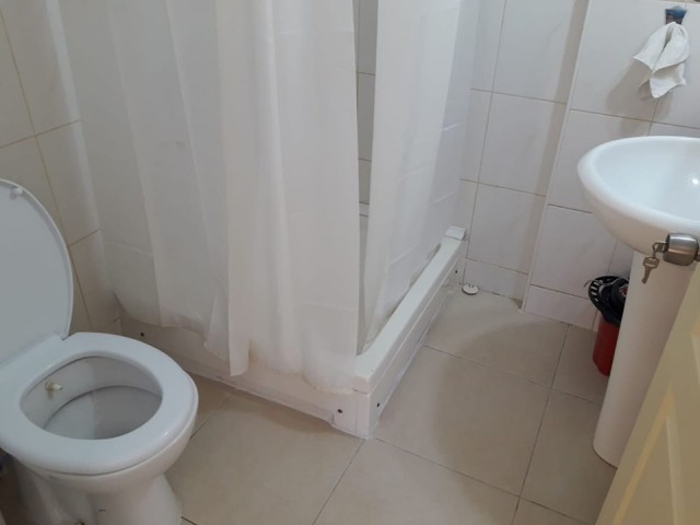 Möblierte 1+1 Wohnung im Stadtzentrum von Famagusta für Informationen:05338867072 ** 