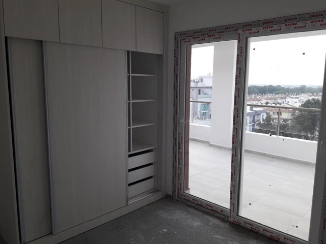 Mağusa Yenişehir Bölgesinde Satılık Yeni Penthouse Bilgi için:05338867072