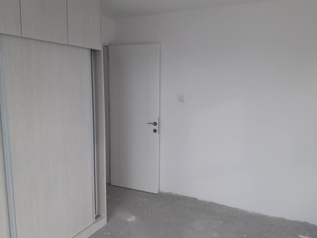 Mağusa Yenişehir Bölgesinde Satılık Yeni Penthouse Bilgi için:05338867072