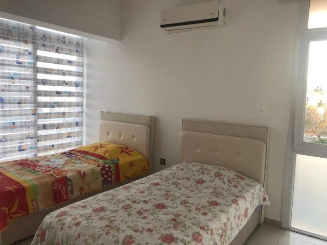 Tuzla Bölgesinde Satılk  Özel Havuzlu 4+1 Villa Bilgi için:05338867072